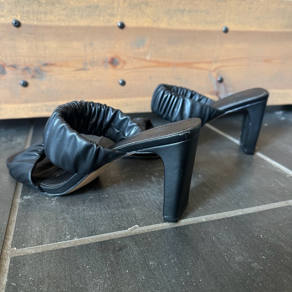 Elegant Black Heeled Sandals
